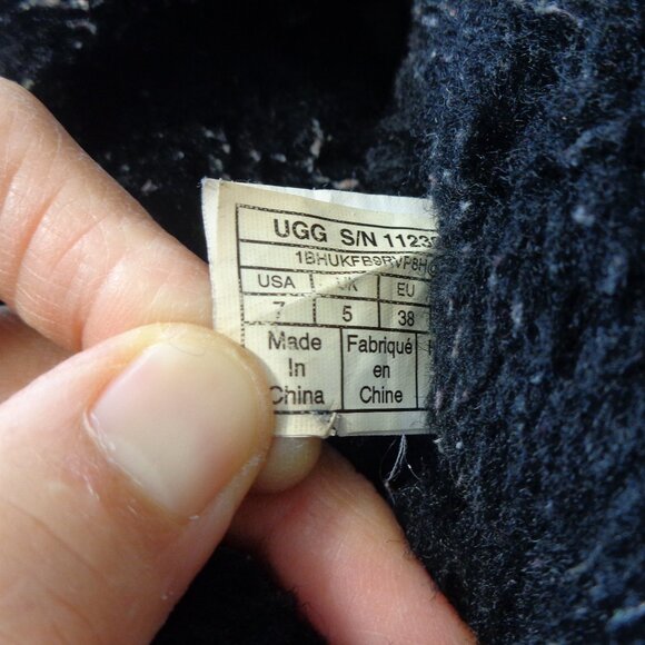 Ugg Australia Women's Classic Mini Chains Boot Black Size 7 - Picture 6 of 7